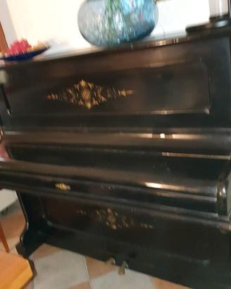 Pianoforte a muro 