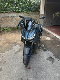 Yamaha Xmax 2022