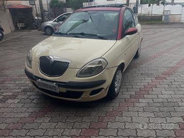 Lancia Ypsilon 1.4 16V Platino