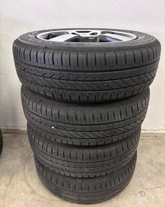 Goodyear-gomme estive 175/65R15 con cerchi in lega