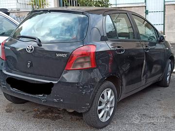 Yaris 1.0 2007 - 176300 km