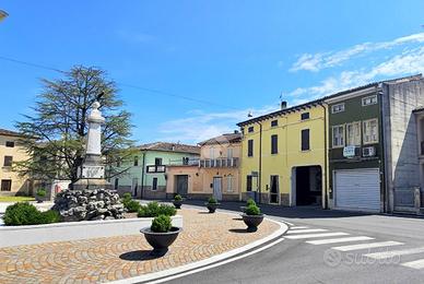 CASA SEMINDIPENDENTE A VOLTA MANTOVANA