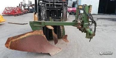 aratro monovomere con spostamenti idraulici