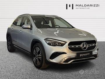 MERCEDES-BENZ GLA 180 d Progressive Advanced auto