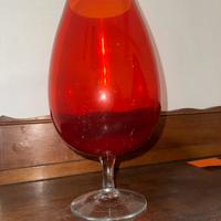 Vaso in vetro a forma di calice