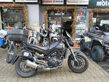BENELLI Leoncino 500 .