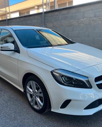 Mercedes-benz A 180 d Sport my16 LED/AMERA/PELLE/N
