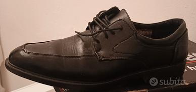 Scarpe stringate eleganti 