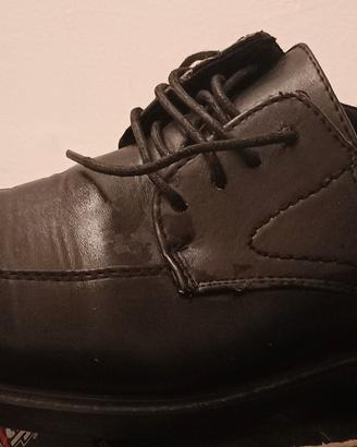 Scarpe stringate eleganti 