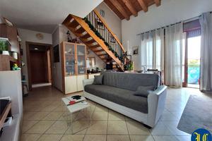 Recente appartamento su due livelli con terrazzo s