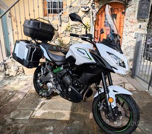 Kawasaki Versys 650 20.700 km con tris valigie 