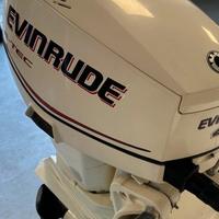 Evinrude E-tec 40 SOLO PER PEZZI DI RICAMBIO