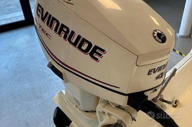 Evinrude E-tec 40 SOLO PER PEZZI DI RICAMBIO
