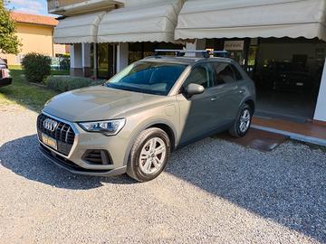 Audi Q3 45 TFSI e S tronic Business Hybrid Plug-in