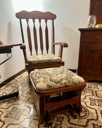 Poltrona e poggiapiedi a dondolo Dallas / Douglas