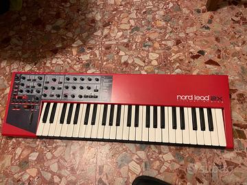 Nord Lead 2x + Custodia
