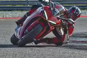 ducati Supersport 950 turistica e sportiva facile