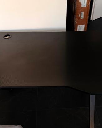 Scrivania da gaming nero carbonio