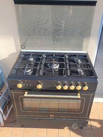 Cucina a gas 5 fuochi forno elettrico
