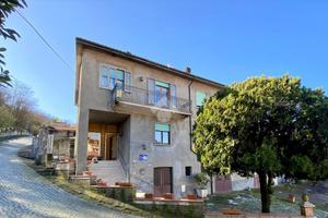 PORZIONE DI BIFAMILIARE A VALENTANO