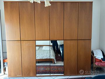 Camera da letto matrimoniale completa in legno