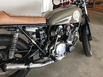 Suzuki GS 550E Customizzata 1978 + Parti Originali