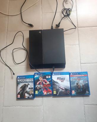 ps4 con 4 giochi