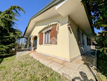 VILLA SINGOLA A CASIER