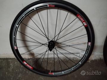 ruote DTT swiss aero complete di copertura.