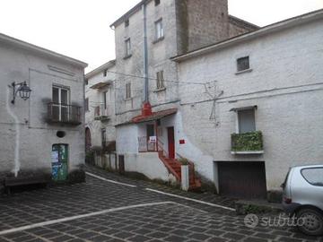 Casa indipendente di 90 m² con 5 locali a Gallucci