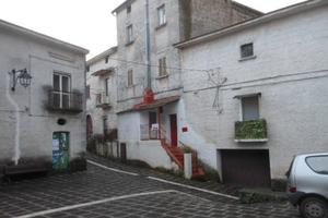 Casa indipendente di 90 m² con 5 locali a Gallucci