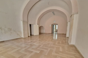 Vendita appartamento di circa 200 mq