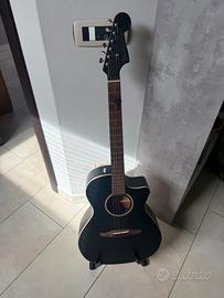 Chitarra acustica elettrificata