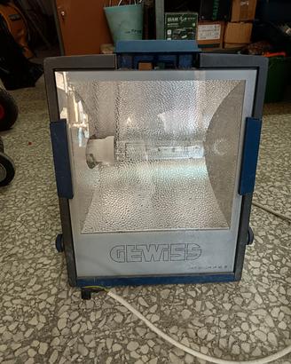 Grande faro da cantiere GEWISS