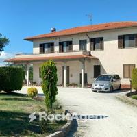 CASA INDIPENDENTE CON GIARDINO