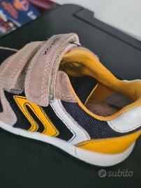 Sneaker bambino dall'ispirazione sportiva  Geox