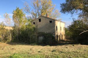 Casale da ristrutturare