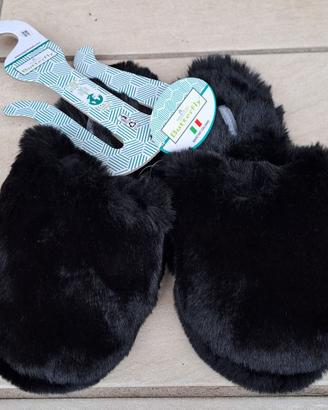 Ciabatte in eco pelliccia NUOVE N.36-37