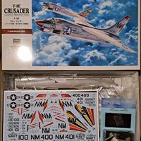 Kit modellismo F-8E Hasegawa + cockpit Aires 1:48