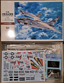 Kit modellismo F-8E Hasegawa + cockpit Aires 1:48