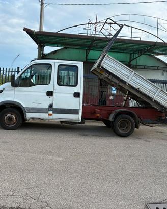M184 - Iveco daily 35C11 7 posti ribaltabile