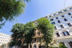2 LOCALI A ROMA