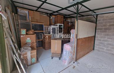 Box a Bollate Vicolo Madonna