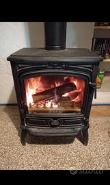 STUFA A LEGNA IN GHISA