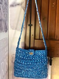 Borsa in rafia a uncinetto