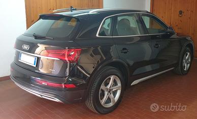 Audi Q5 50 TFSI e Business Advance ibrida plug in