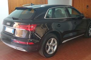 Audi Q5 50 TFSI e Business Advance ibrida plug in