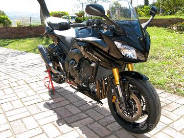 YAMAHA FAZER 8