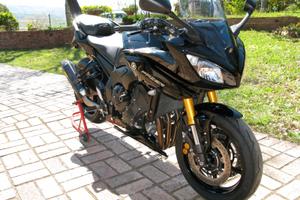 YAMAHA FAZER 8