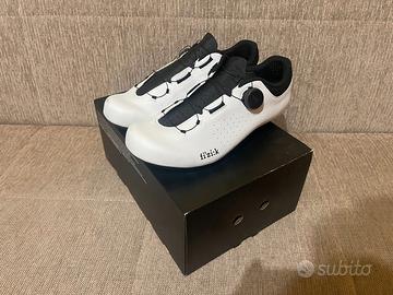 Scarpa ciclismo Fizik vento omna wide chiusura BOA